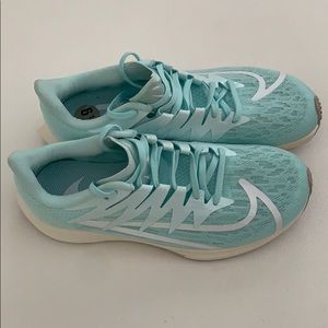 Nike Zoom Rival Fly NWOT Women 6.5
